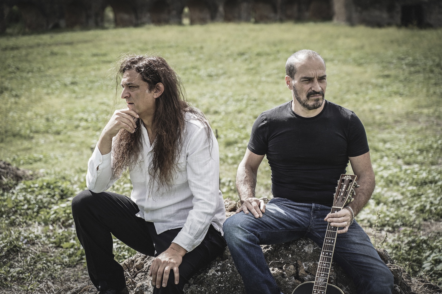 I Tantric Love Charmers svelano il lyric video di “Thru the Cracks of Time”: un viaggio cosmico alla ricerca dell’amore eterno