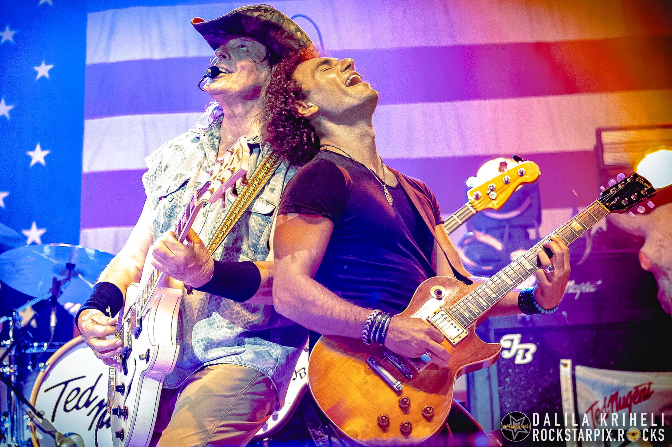 ALEX COLE SALE SUL PALCO CON TED NUGENT –  50 ANNI DI “FREE-FOR-ALL”: